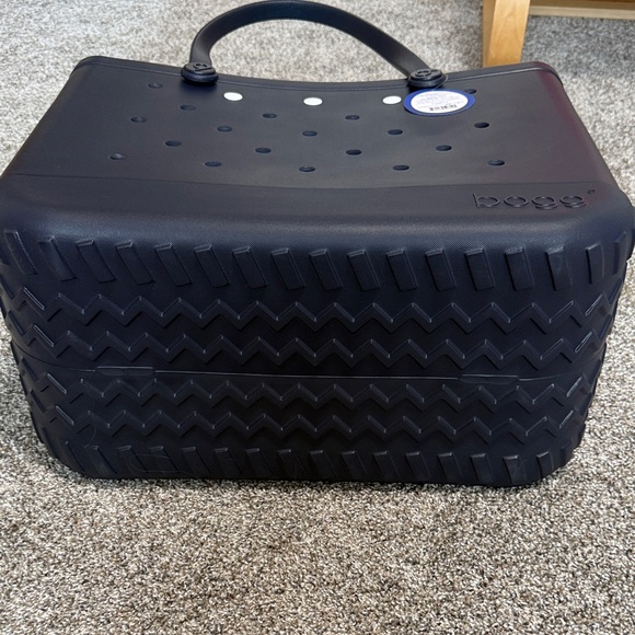 BOGG BAG with BOGG Brrr insert and Cup Caddy - Picture 4 of 10